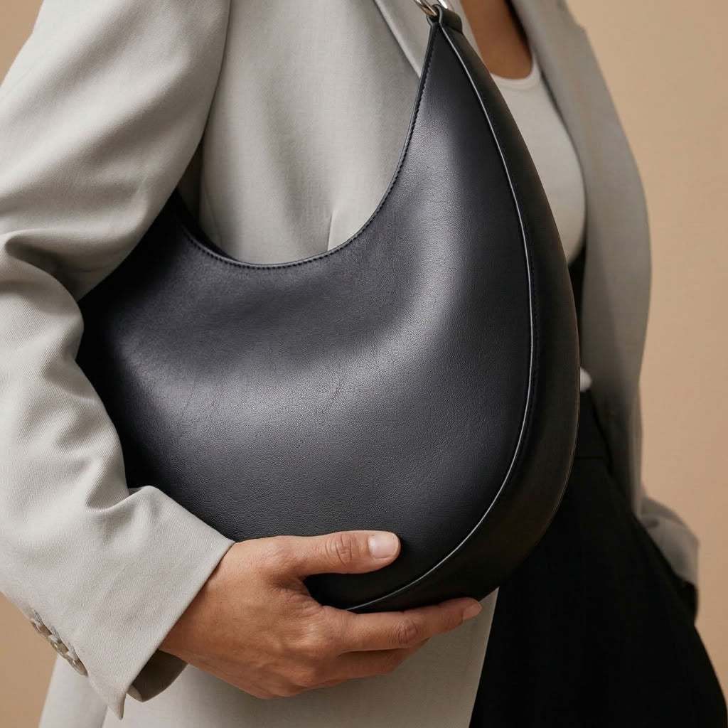 Sac hobo demi-lune femme en cuir de vachette "Selma" VALMONT