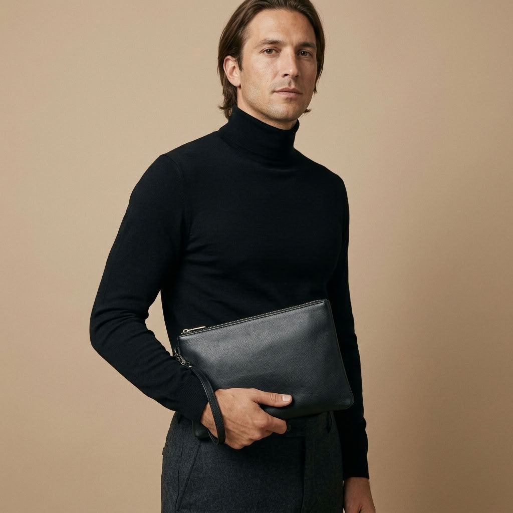 Pochette Homme en Cuir de Vachette Noir avec Dragonne "L'Émissaire" VALMONT